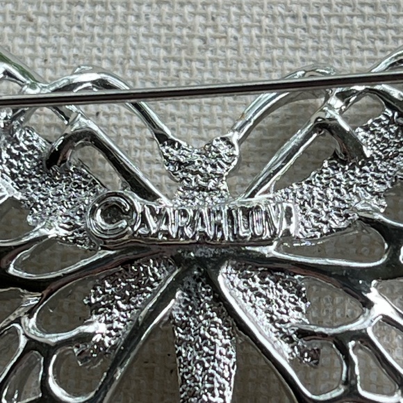 Vintage Sarah Coventry Silver-Tone Butterfly Brooch – Signed - Picture 4 of 4